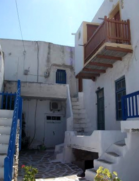 Αντιπαρος